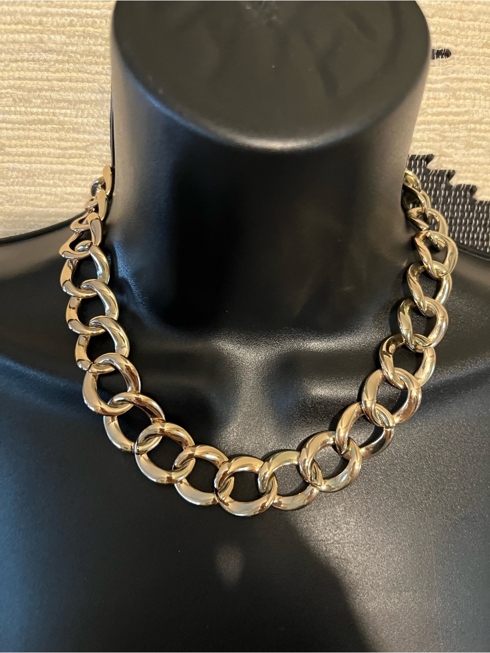 Ralph Lauren Classic large Gold Link Necklace